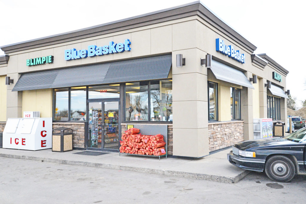 An armed, unidentified suspect wearing a black hoodie with a bandana over his face attempted to rob a clerk at The Blue Basket convenience store at 2347 Main Street in the Heights early Monday morning. The clerk was not injured in the incident. (Jonathan McNiven photo)